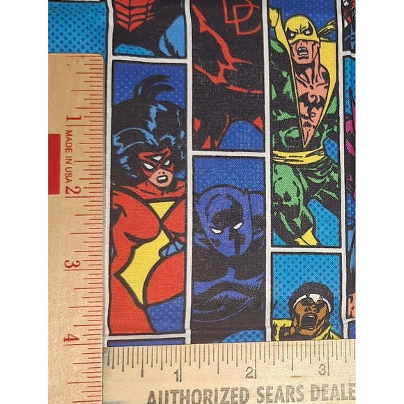 Lot Of 2 Fat Quarter Marvel Heroes Fabric - Picture 3 of 5